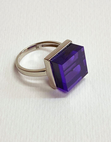 Servalan Amethyst Silver Ring